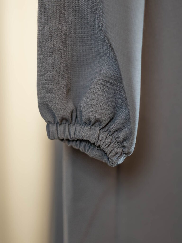 Elastic cuff on a Turkish abaya sleeve